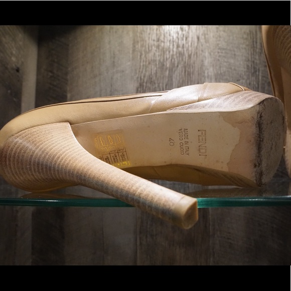 🌺🥀🌼💐HOST PICK! 🌸🌹🌷🌻♥️Fendi ruched leather heels 40 spuntata Napa nude - Picture 13 of 16